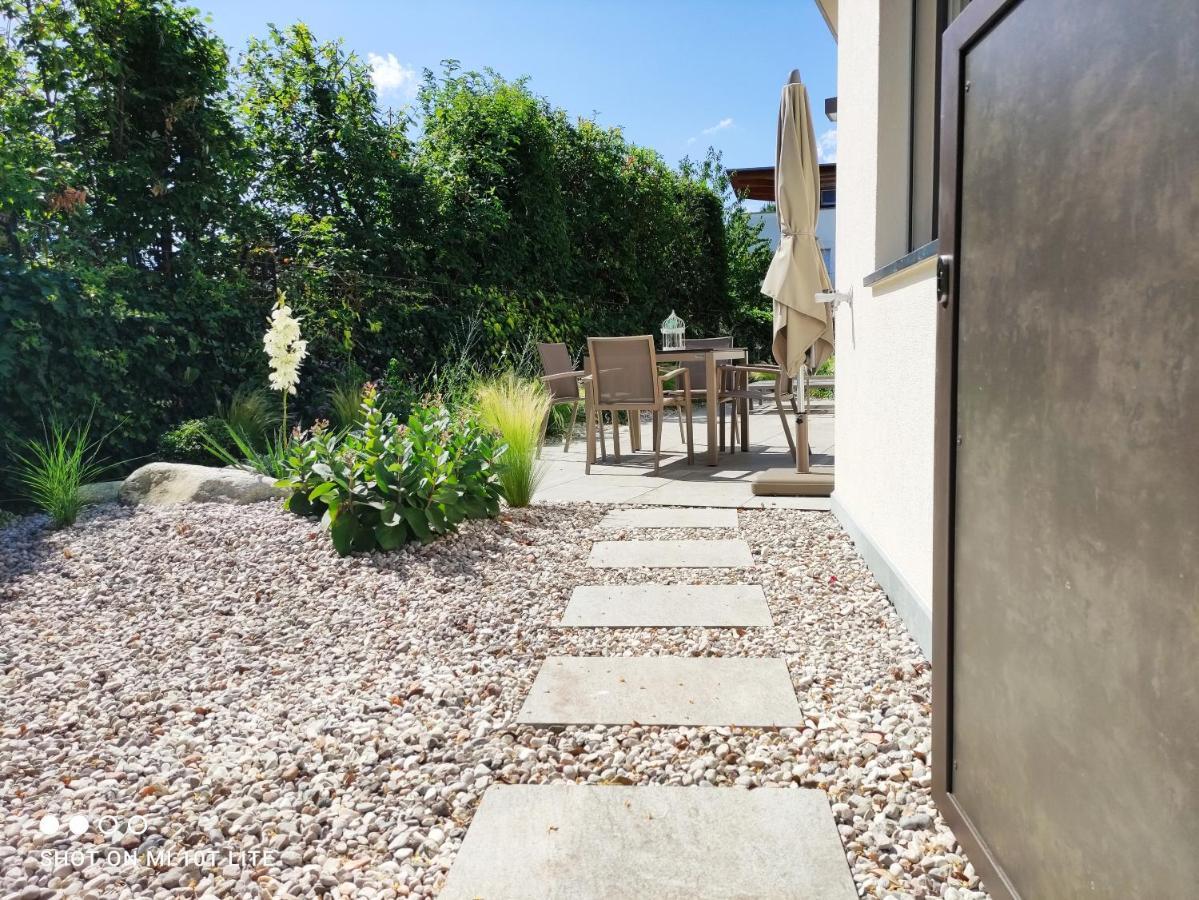 Ruhige Ferienwohnung Mit Garten Und Garage In Privatvilla Marlengo Bagian luar foto